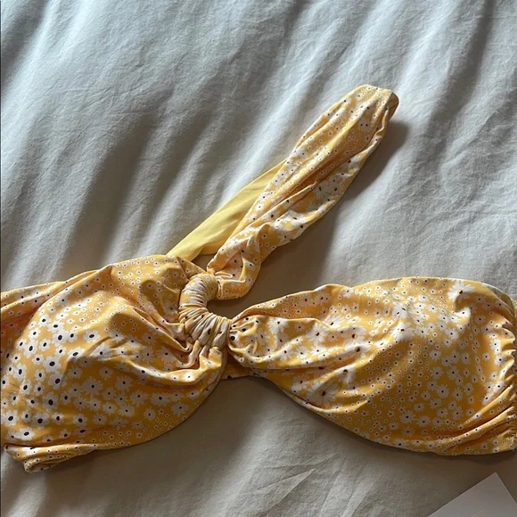 Dippin Daisys Frankie top and Seashore bottom - Yellow Floral Bikini Set - Picture 4 of 6